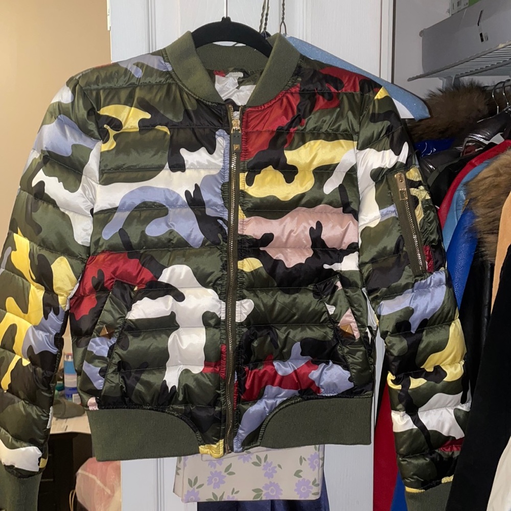 Camo puffer never worn